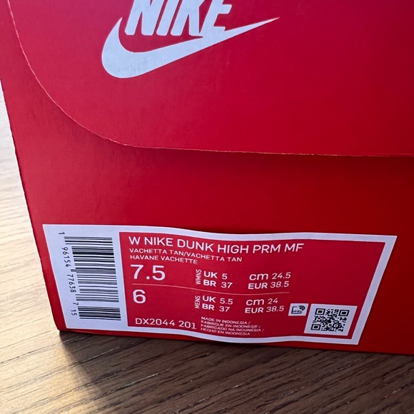 Nike Men’s High-Top Sneakers in Light Tan Vanchetta Tan - Picture 4 of 16